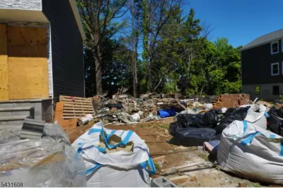 73 Montgomery Ave, Irvington, NJ 07111 - Photo 18