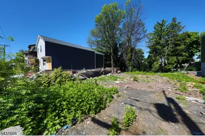 73 Montgomery Ave, Irvington, NJ 07111 - Photo 22