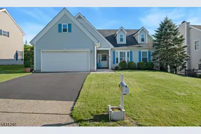 11 Strawberry Hill Rd, Branchburg Township, NJ 08876 - Photo 2