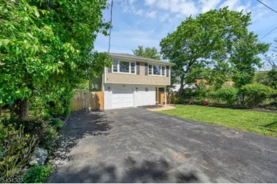5 Davis Ave, Franklin Township, NJ 08873 - Photo 2
