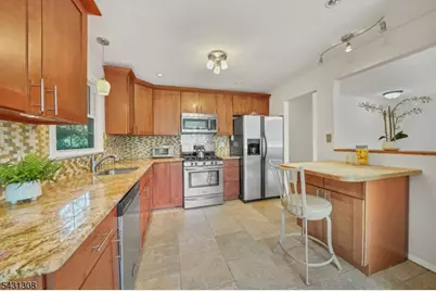 5 Davis Ave, Franklin Township, NJ 08873 - Photo 16