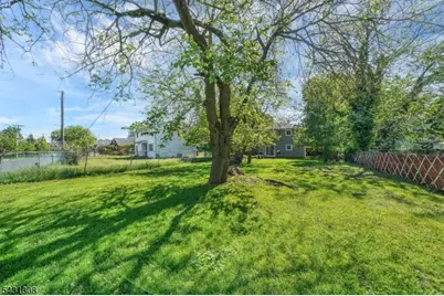 5 Davis Ave, Franklin Township, NJ 08873 - Photo 32