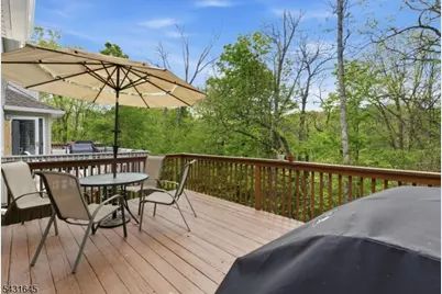 16 Pale Star Ct, Hardyston Township, NJ 07419 - Photo 12