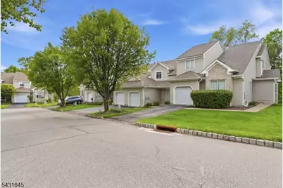 16 Pale Star Ct, Hardyston Township, NJ 07419 - Photo 2