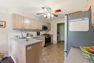 16 Pale Star Ct, Hardyston Township, NJ 07419 - Photo 14