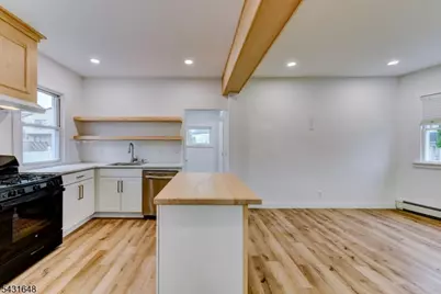 40 Grove St, Elmwood Park, NJ 07407 - Photo 22