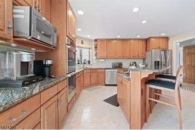 25 Carsdale Ct, Montgomery Township, NJ 08502 - Photo 32