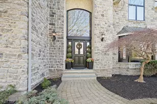 25 Carsdale Ct, Montgomery Township, NJ 08502 - Photo 2