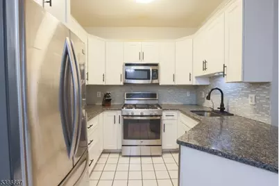 8409 Brittany Dr, Wayne Twp., NJ 07470 - Photo 10