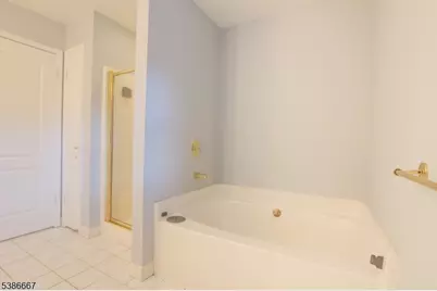 8409 Brittany Dr, Wayne Twp., NJ 07470 - Photo 34