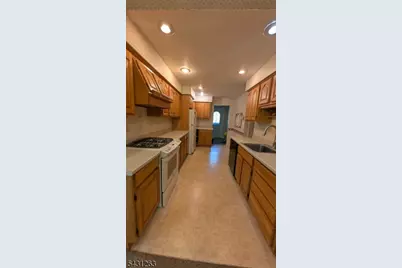 31 Cascade Way, Butler, NJ 07405 - Photo 6