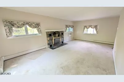 31 Cascade Way, Butler, NJ 07405 - Photo 4