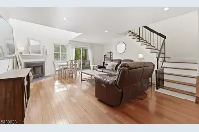 10 Cedar Ct, Raritan Township, NJ 08822 - Photo 2