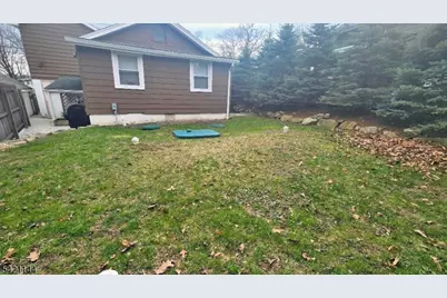 106 Maxim Dr, Hopatcong, NJ 07843 - Photo 32