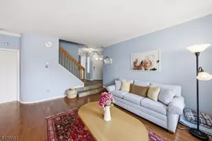 7 Witherspoon Ct, Morris Township, NJ 07960 - Photo 2