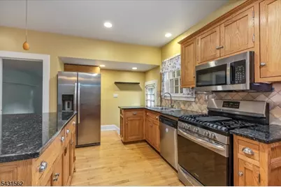 159 Park St, Montclair Twp., NJ 07042 - Photo 8