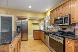 159 Park St, Montclair Twp., NJ 07042 - Photo 8