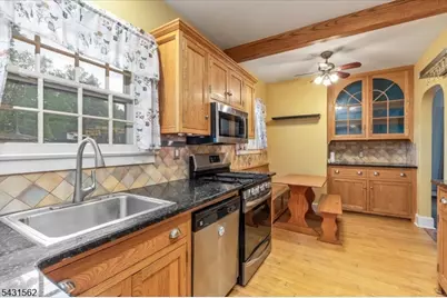 159 Park St, Montclair Twp., NJ 07042 - Photo 10