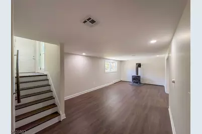 8 Woodland Dr, Washington Township, NJ 07853 - Photo 20