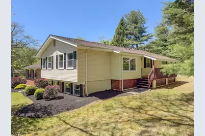 8 Woodland Dr, Washington Township, NJ 07853 - Photo 34