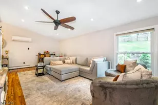 32 Foremost Mountain Rd, Montville Township, NJ 07082 - Photo 2