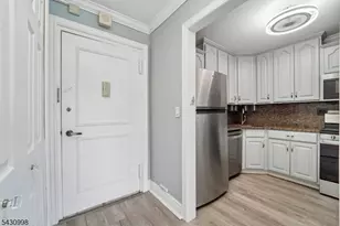 2000 Linwood Ave, Fort Lee, NJ 07024 - Photo 4