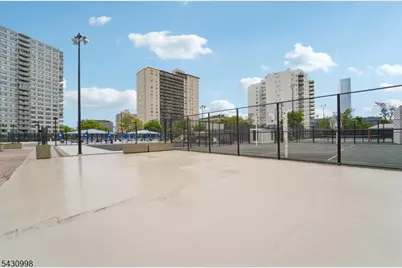 2000 Linwood Ave #4P, Fort Lee, NJ 07024 - Photo 20
