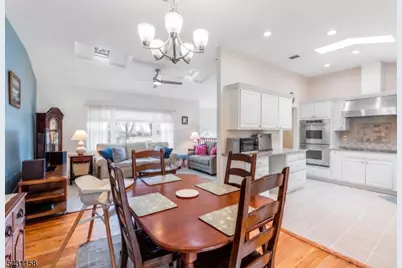 54 Highview Ter, Rockaway Township, NJ 07801 - Photo 4
