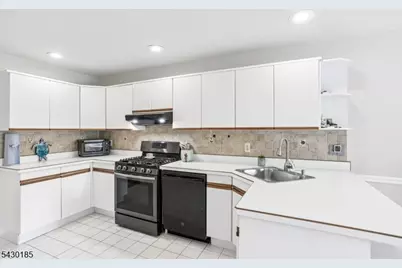 10 Fells Manor Rd, Caldwell, NJ 07006 - Photo 14