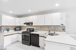 10 Fells Manor Rd, Caldwell, NJ 07006 - Photo 14