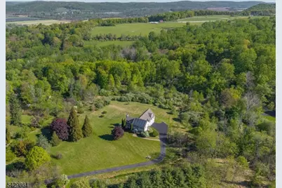37 Woodland Heights Circl, Lebanon Township, NJ 08826 - Photo 4