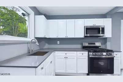 71 Leslie St, East Orange, NJ 07017 - Photo 6