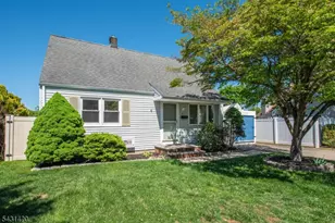 47 Burnside Pl, Wanaque, NJ 07420 - Photo 2
