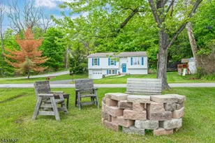 5 Valley Dr W, Vernon Twp., NJ 07418 - Photo 2
