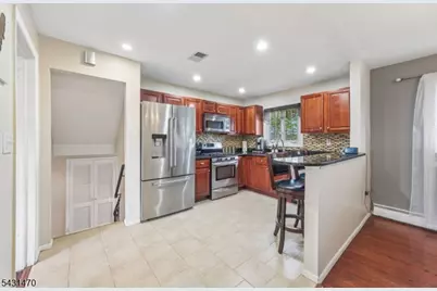 589 Winchester Ave, Union Township, NJ 07083 - Photo 10