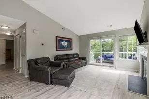 18 Pine Ct, Bedminster Township, NJ 07921 - Photo 4