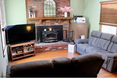 27 Cratetown Rd, Clinton Township, NJ 08833 - Photo 12