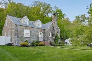 2395 Lake Park Terrace, Scotch Plains Township, NJ 07076 - Photo 2