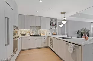800 Ave Port Imp, Weehawken Twp., NJ 07086 - Photo 2