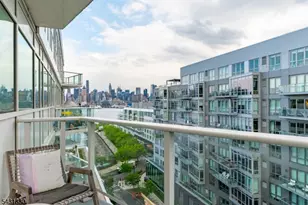 800 Ave Port Imp, Weehawken Twp., NJ 07086 - Photo 32