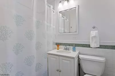 16 Brook Dr North, Morris Plains, NJ 07950 - Photo 18