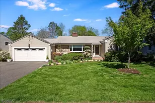 16 Brook Dr N, Morris Plains, NJ 07950 - Photo 1