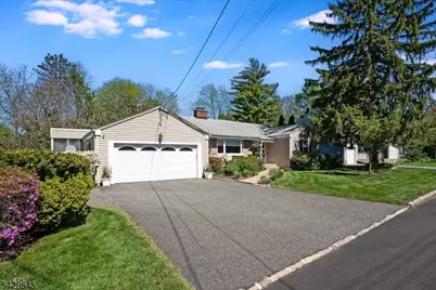 16 Brook Dr North, Morris Plains, NJ 07950 - Photo 2