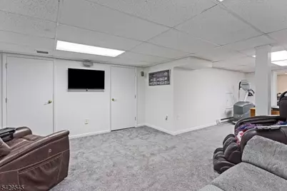 16 Brook Dr North, Morris Plains, NJ 07950 - Photo 20