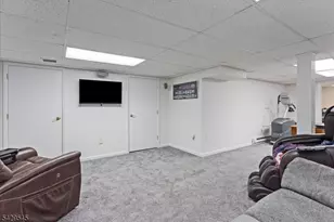 16 Brook Dr N, Morris Plains, NJ 07950 - Photo 20