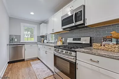 19 Wisteria Terrace, Morristown, NJ 07960 - Photo 6