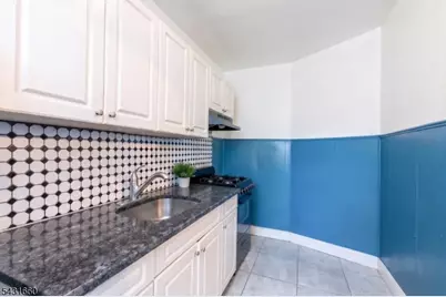 140A Clendenny Ave, Jersey City, NJ 07304 - Photo 4