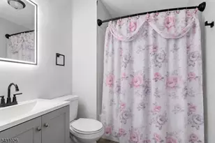 293 Clifton Ave, Newark, NJ 07104 - Photo 10