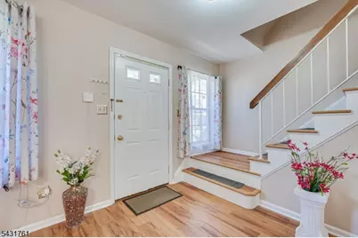 1402 Maplecrest Rd, Edison, NJ 08820 - Photo 12