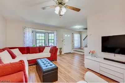1402 Maplecrest Rd, Edison, NJ 08820 - Photo 16